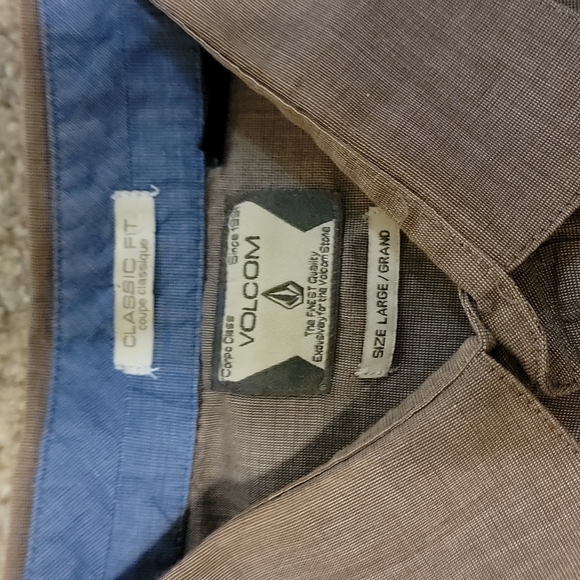 Set of 2 Volcom Short Sleeve Button Up Shirt Solid Men's - Picture 6 of 7